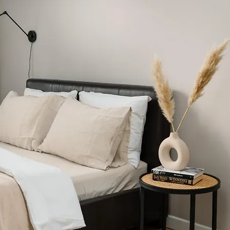 아파트 Wroc'love By Me & Mosiezna & Free Garage & Self Check In 24h 브로츠와프